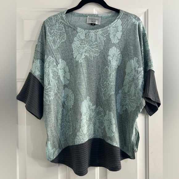 Carolyn’s Artwear Elegant Floral Women's Blouse in Gray and Green Size OS - Picture 1 of 5